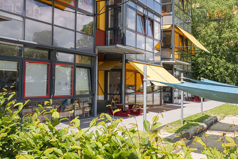 Bild: Außenfasade eines Gebäudes.